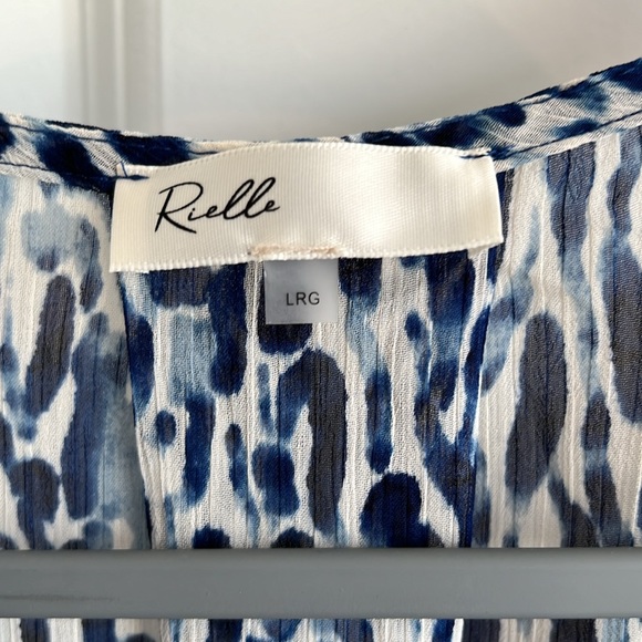 Blue and white ruffle sleeve top - Picture 2 of 4